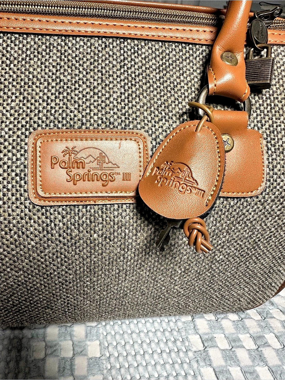 Vintage Palm Springs III Tweed Barrel Satchel Handbag Brown Tan Travel Bag - Picture 2 of 9